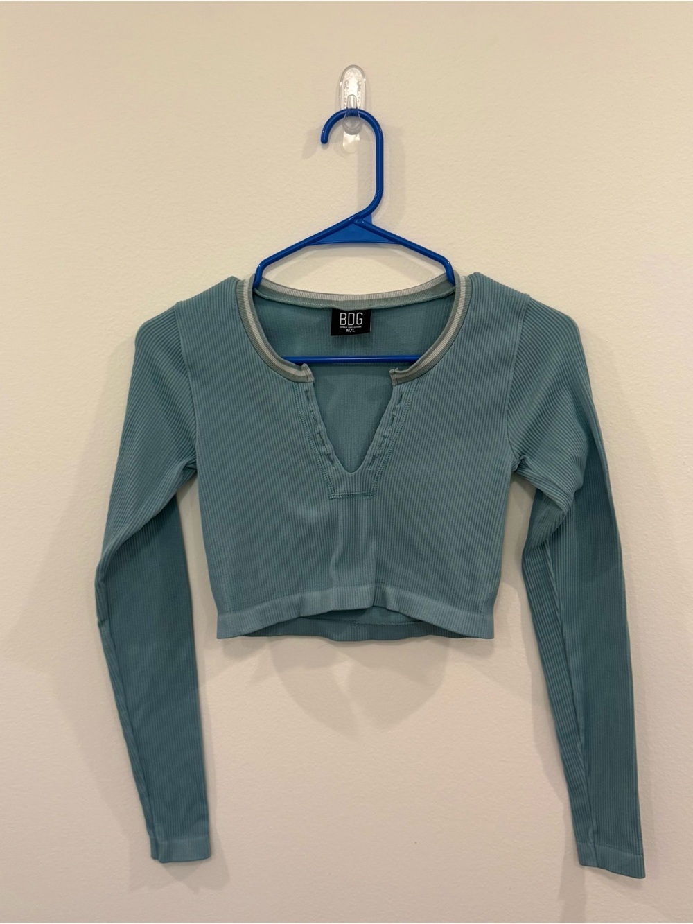 BDG Womans Sage Green Ribbed Notch-Neck Long Sleeve Crop Top Size M/L